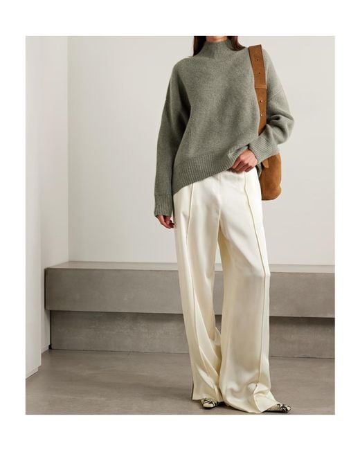 LeKasha Gray Long-Sleeved Knitwear