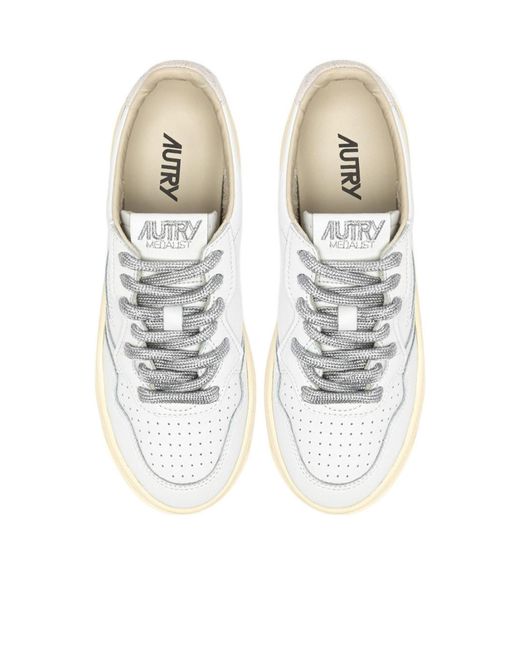 Autry White Medalist Platform Low-Top Sneakers