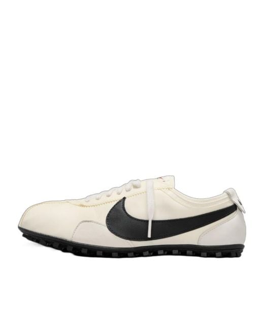 Nike White Round Toe Lace-Up Sneakers