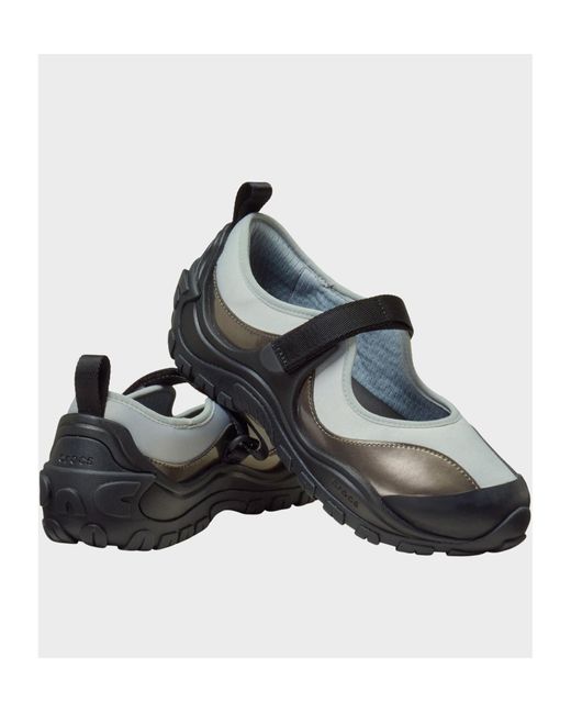 CROCSTM Black Round Toe Low-Top Casual Shoes
