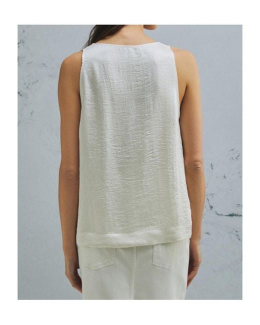 Marella White Top With Matching Flower