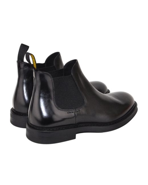 Doucal's Black Round-Toe Slip-On Boots for men