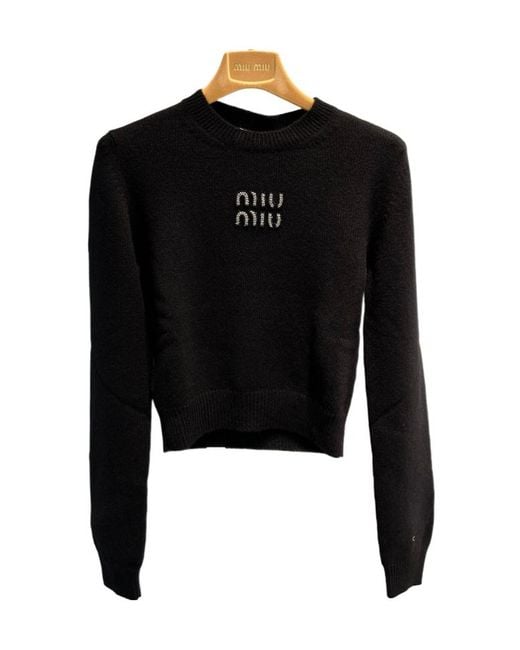 Miu Miu Logo Embellished Cropped Knit Sweater in Black | Lyst