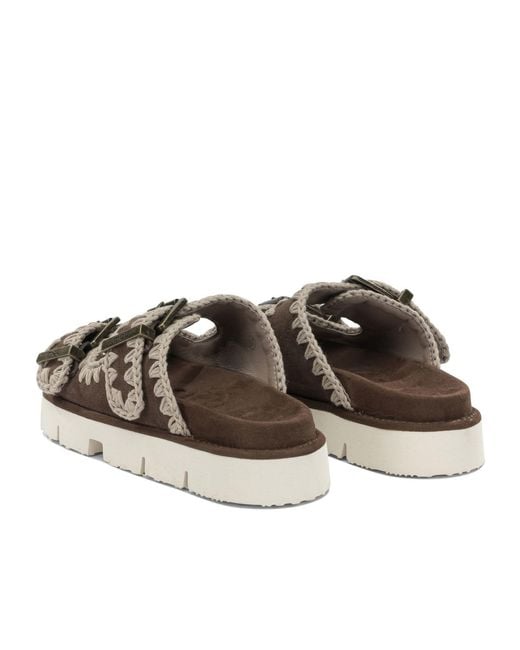 Mou Brown Round-Toe Flat Sandals
