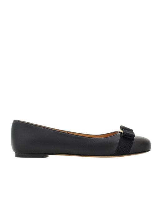 Ferragamo Black Ferragamo Logo-Engraved Flat Shoes