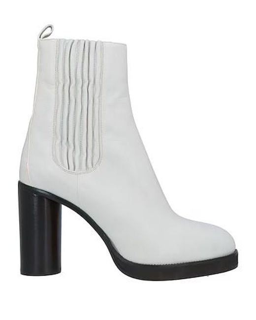 Isabel Marant White Simple Chelsea Boots