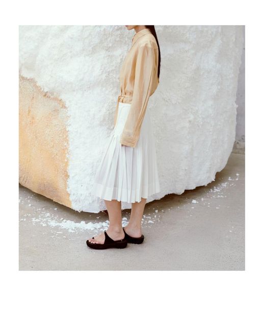 Low Classic White Pleated Midi Skirt