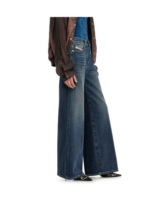 DIESEL Blue 1978 D-Akemi-F L32 Jeans