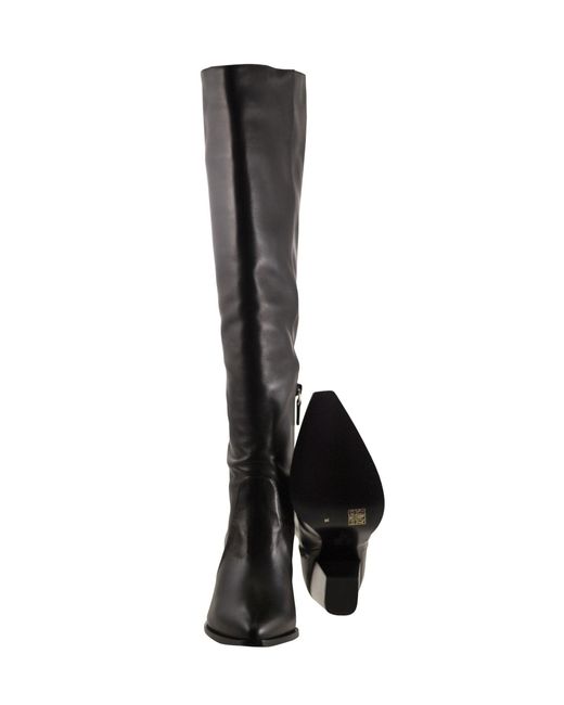 Stuart Weitzman Black Round-Toed Boots