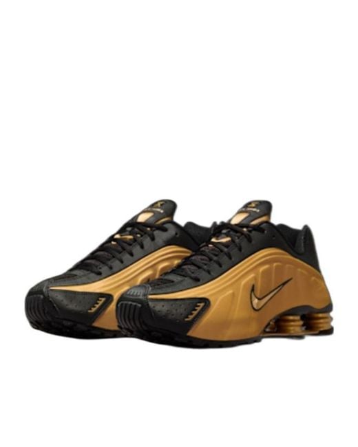 Nike Brown Shox R4 Lace-Up Sneakers for men