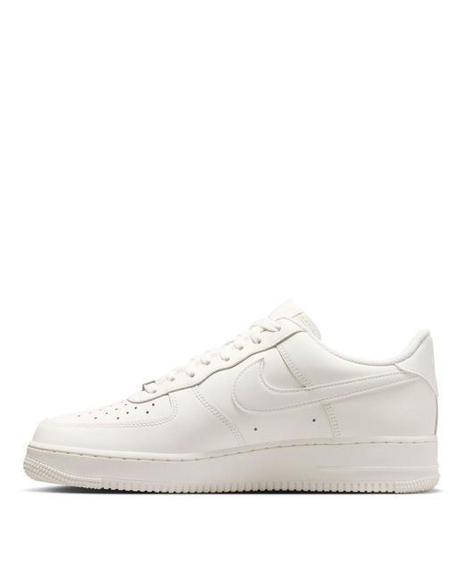 Nike White Solid Color Sneakers for men