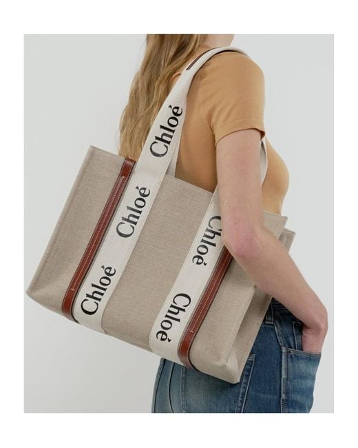Chloé Natural Medium Woody Toe Bag