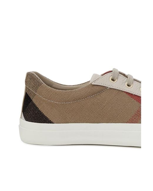 Burberry Brown Plaid Laced Low Upper Board Shoes for men