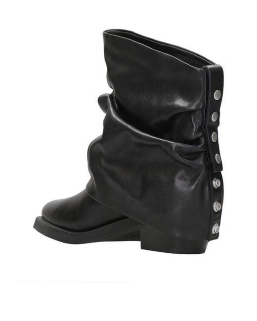 Ash Black Round-Toed Boots