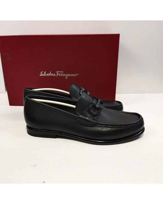 Ferragamo Logo Plaque Slip-On Loafers in Black for Men | Lyst display picture 2