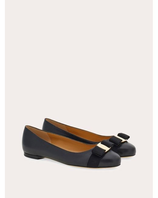 Ferragamo Black Ferragamo Logo-Engraved Flat Shoes