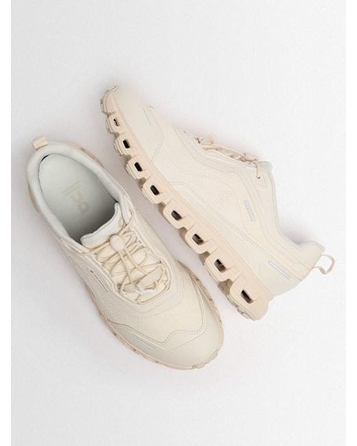 On Shoes White Simple Casual Shoes