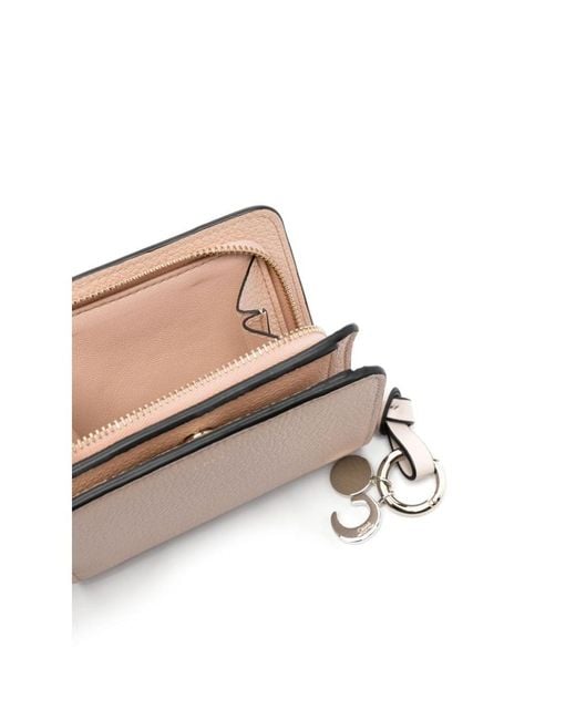 Chloé Natural Alphabet Logo Clip
