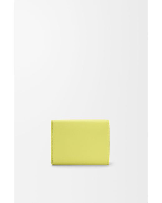 Loewe Yellow Portefeuille À Trois Volets Pebble En Cuir De Veau Nappa Brillant