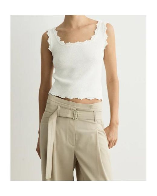 Low Classic White Sleeveless Top