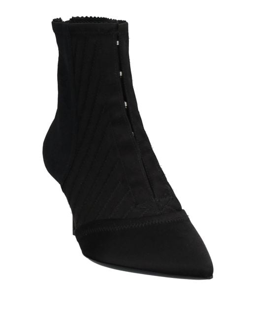 Dolce & Gabbana Black Solid Color Pointed-Toe Ankle Boots