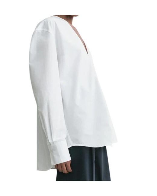 Totême  White Totême Box-Pleat Detailed V-Neck Blouse