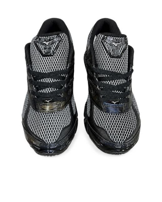 Mizuno Black Round-Toe Sneakers for men