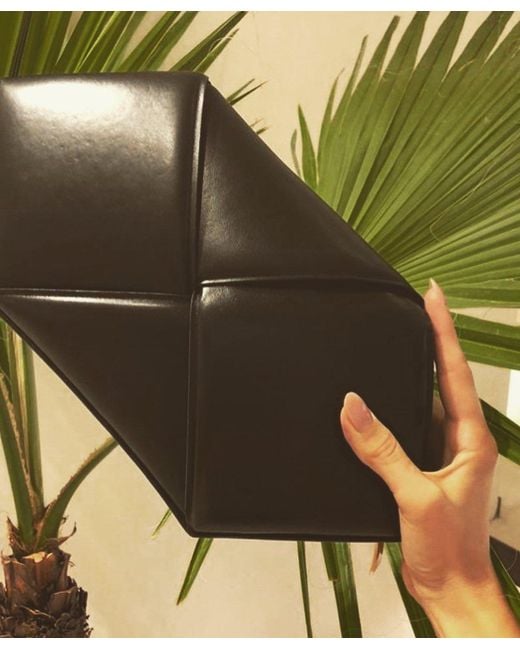Bottega Veneta Black Intrecciato Zipped Clutch