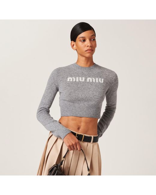 Miu Miu Cashmere Logo Sweater in Gray | Lyst