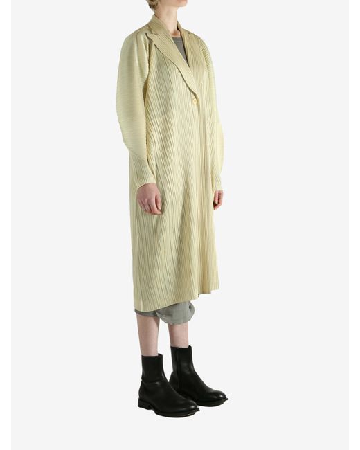 Pleats Please Issey Miyake White Pleats Please Issey Miyake Monthly Colors: December Coat