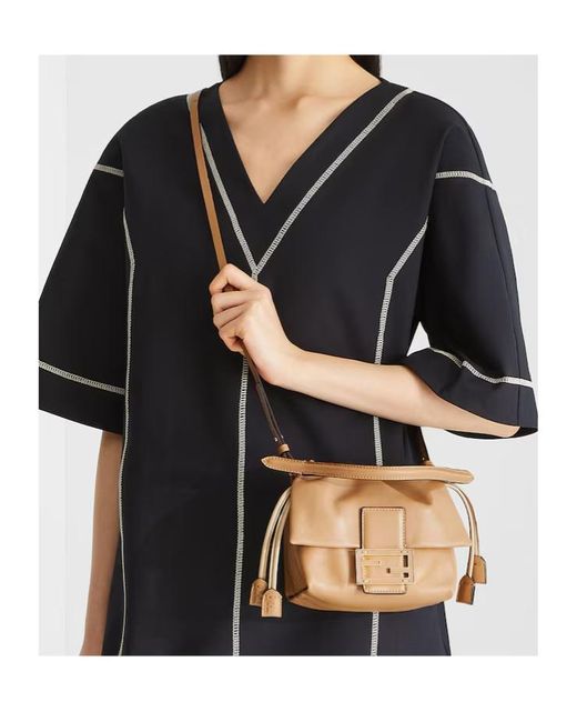 ショルダーバッグ・ポシェット Fendi Mamma Baguette Small Bag In Beige Nappa Authentic FENDI Mama Beige Monogram FF Zucchino Canvas