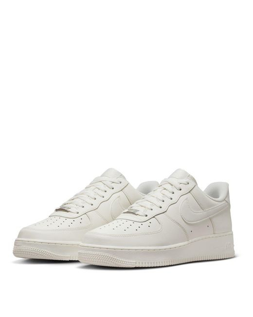 Nike White Solid Color Sneakers for men
