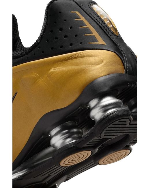 Nike Brown Shox R4 Lace-Up Sneakers