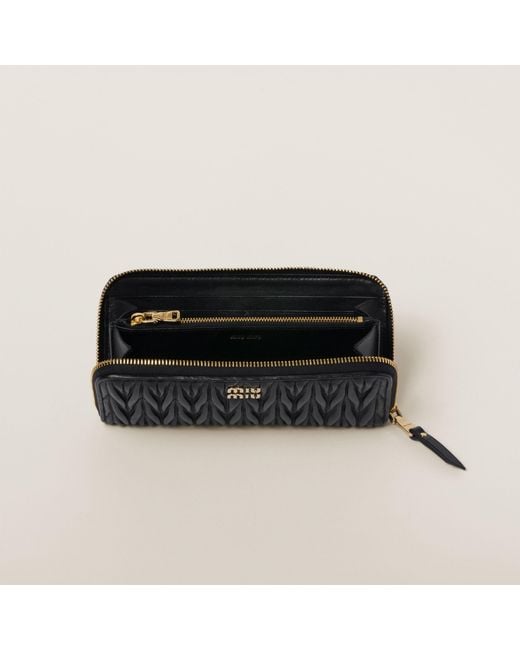 小物 2000s MIUMIU leather zip wallet Miu Miu Matelassé Zipped Wallet in Black | Lyst UK