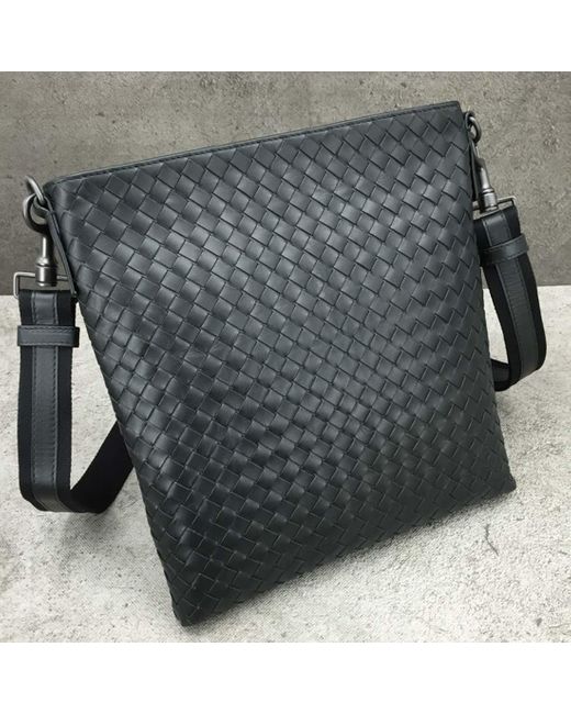 Bottega Veneta Blue Knitted Cross-Body Bag for men