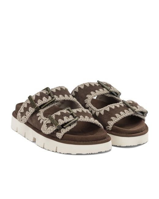 Mou Brown Round-Toe Flat Sandals