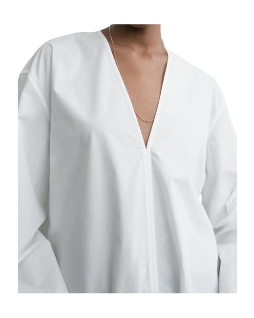Totême  White Totême Box-Pleat Detailed V-Neck Blouse