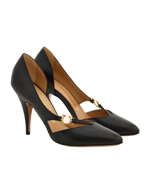 Ferragamo Black Pump With Gancini Detail