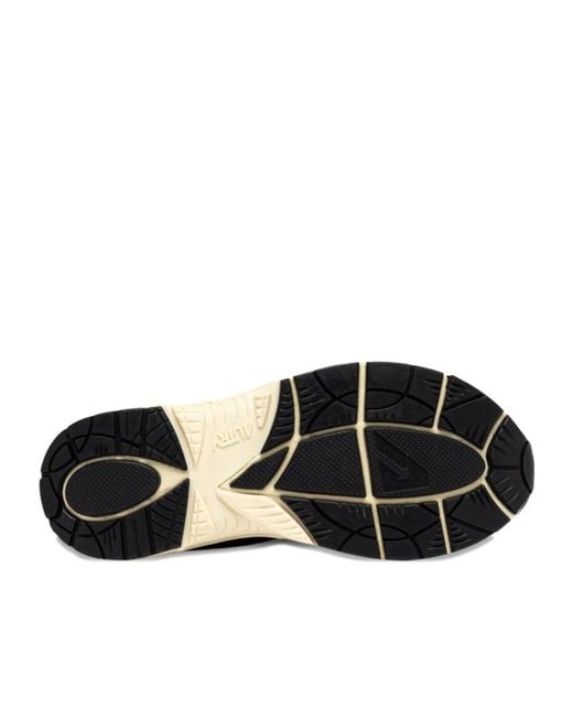 Autry Black Hyperway Low-Top Sneakers