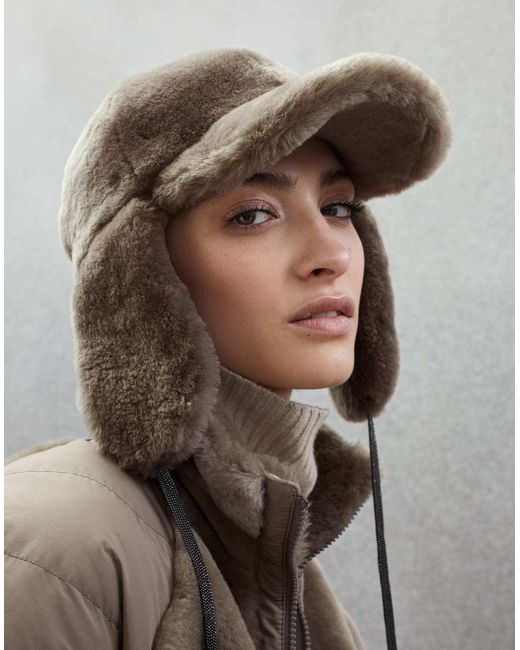 Brunello Cucinelli Gray Strap Fastened Shearling Hat