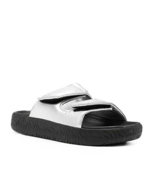 Veja Multicolor Round-Toe Slippers for men