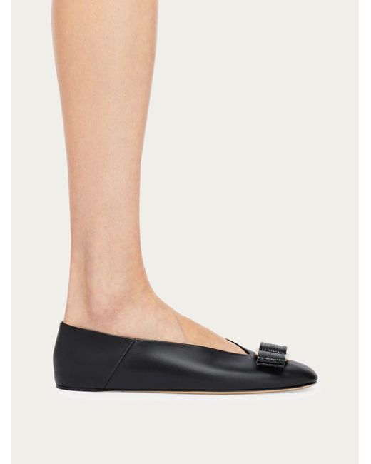 Ferragamo Black Ferragamo Round Toe Bow Detailed Ballet Flats