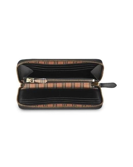 Burberry White Full Zipper Wallet