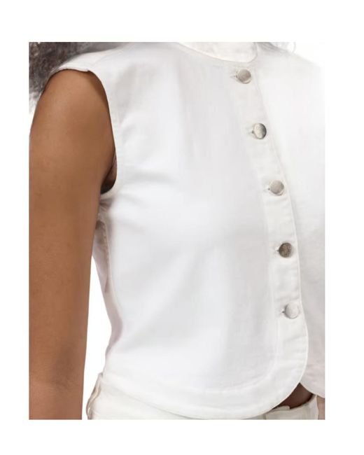 Closed Blue Buttoned Vest