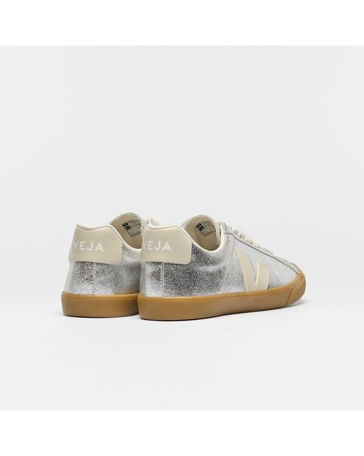 Veja White Round-Toe Lace-Up Casual Shoes