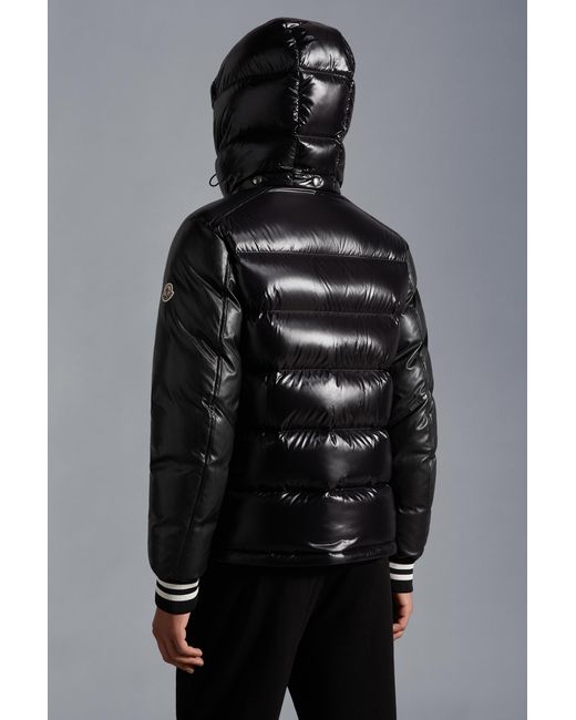 Moncler Black Vercors Logo Patch Short Down Jacket for men