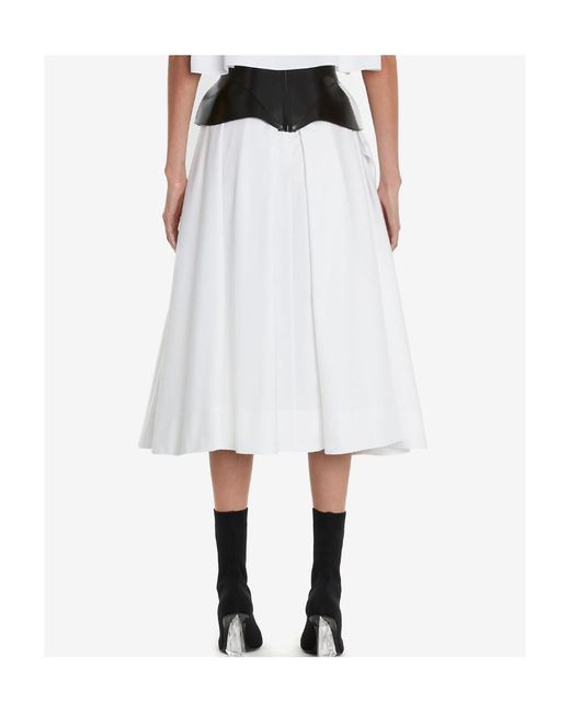 ワンピース ALEXANDER MCQUEEN Women Mid Skirts 834043QAABS9000 White McQueen Asymmetric Drape Midi Skirt in White | Lyst