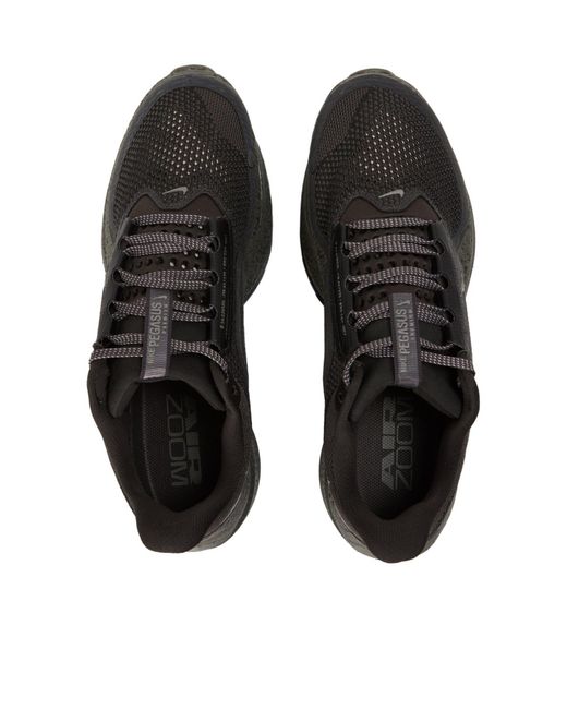 Nike Black Lightweight Sneakers for men