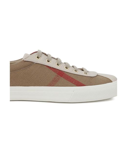 Burberry Brown Plaid Laced Low Upper Board Shoes for men