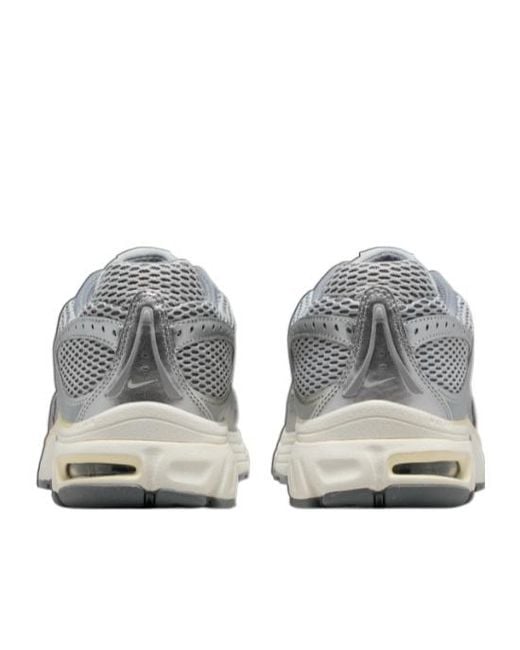 Nike Gray Low Top Lace Up Sneakers for men